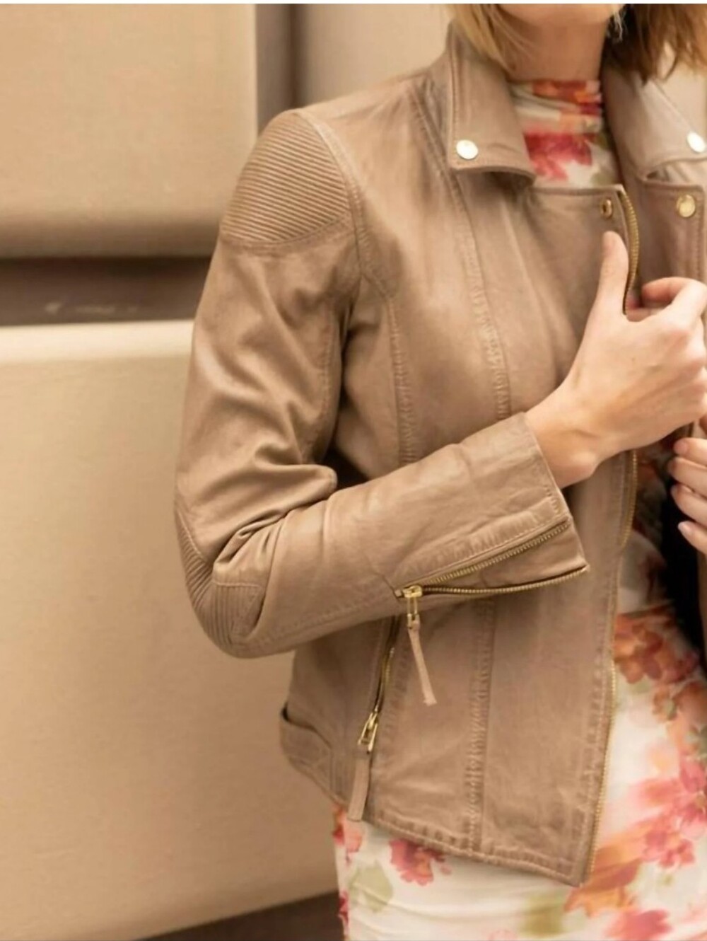 Mauritius - Raizel Classic Leather Jacket Size Medium